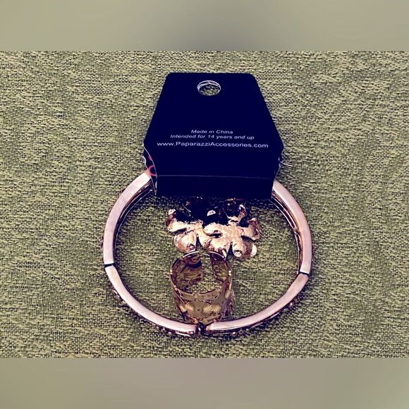 NWT Gold Tone Jewelry Trio- Rhinestone Bracelet,Adjustable Ring,Pierced Earrings - Picture 15 of 16